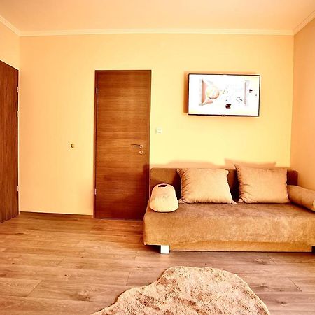두너허러스티 Bacchus Pub Es Panzio B&B 외부 사진