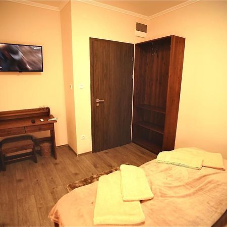 두너허러스티 Bacchus Pub Es Panzio B&B 외부 사진