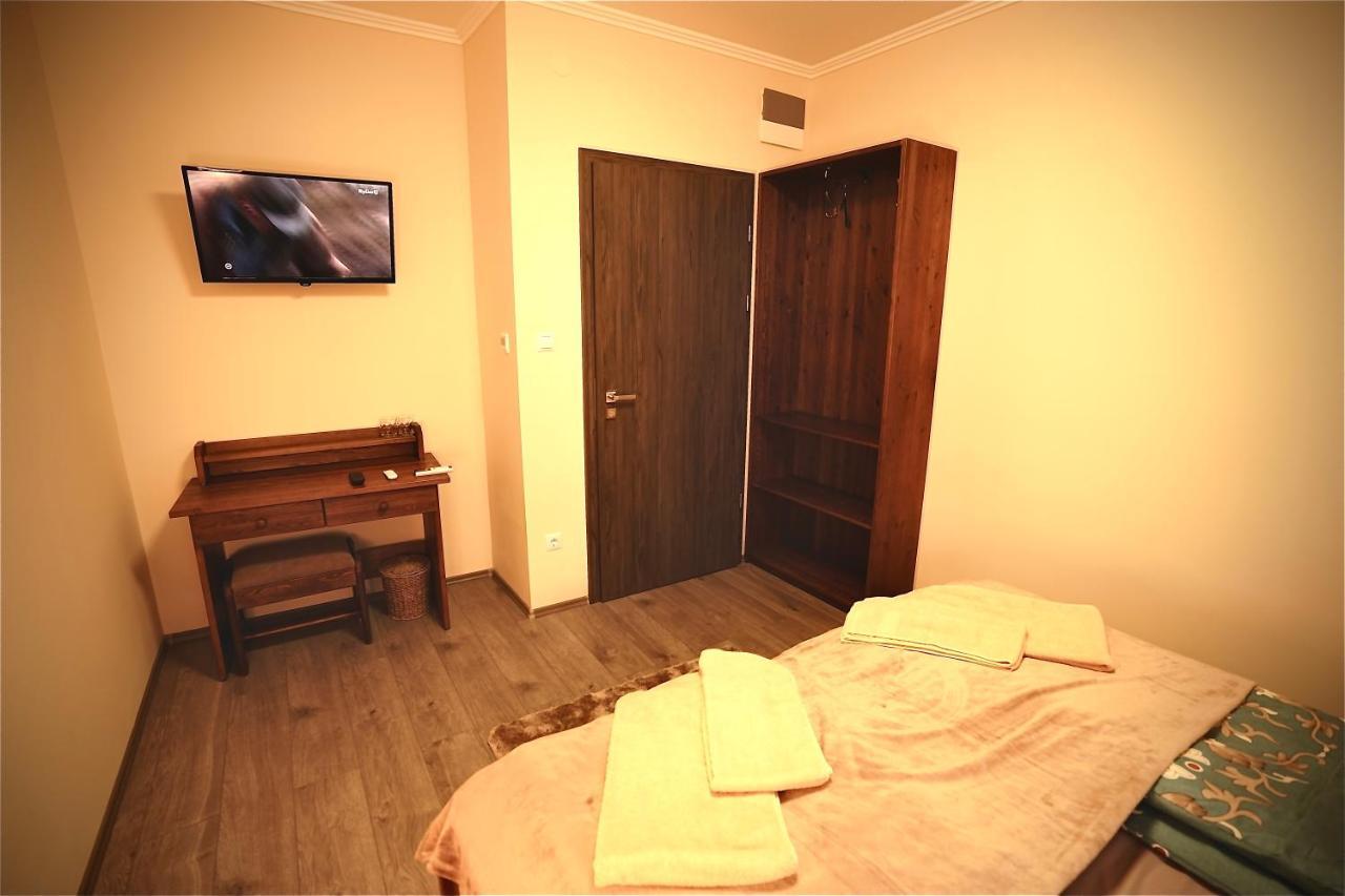 두너허러스티 Bacchus Pub Es Panzio B&B 외부 사진
