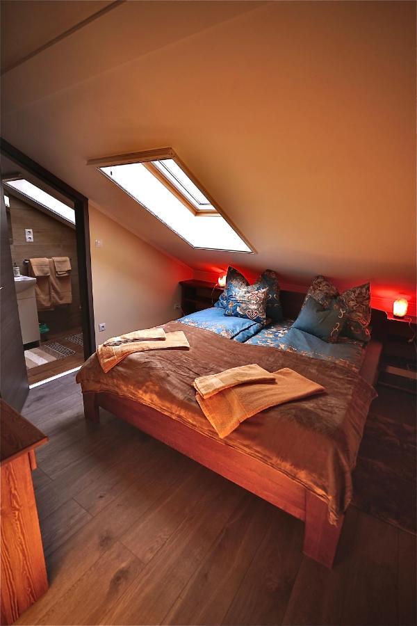 두너허러스티 Bacchus Pub Es Panzio B&B 외부 사진